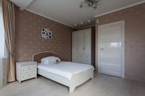 Interior de un dormitorio — Foto de Stock