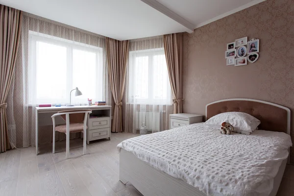 eenvoudige goedkope kamer met twee bed — Stockfoto © vvoennyy #9930539 eenvoudige goedkope kamer met twee bed — Stockfoto © vvoennyy #9930539