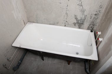 onarım olmadan yeni bir dairede banyo