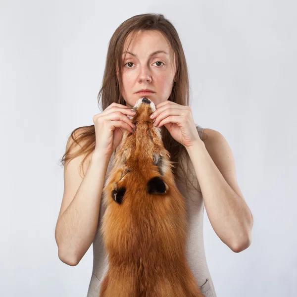 Bescherming van dieren - dode fox — Stockfoto