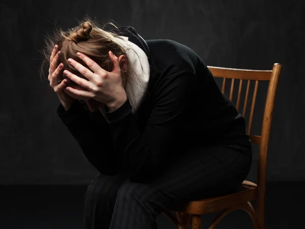 Retrato de una joven triste — Foto de Stock