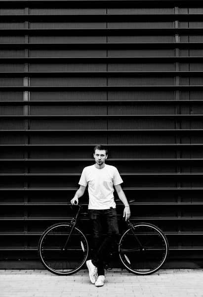 Cittadino con bici a scatto fisso — Foto Stock
