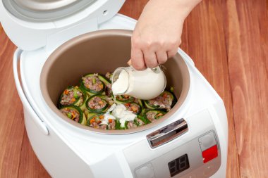 Kabak multicooker içinde rulo