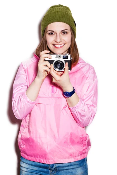 Leende hipster flicka med kamera — Stockfoto
