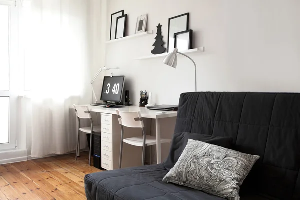 bir ev yerde çalışma