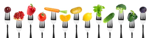 Frutas y hortalizas en tenedor — Foto de Stock