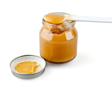 Kaşık ile açık bebek püresi