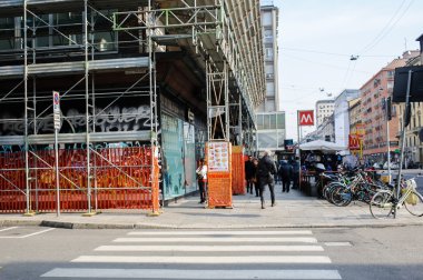 Sahneler, Milan, İtalya