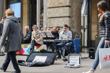 Sahneler, Milan, İtalya