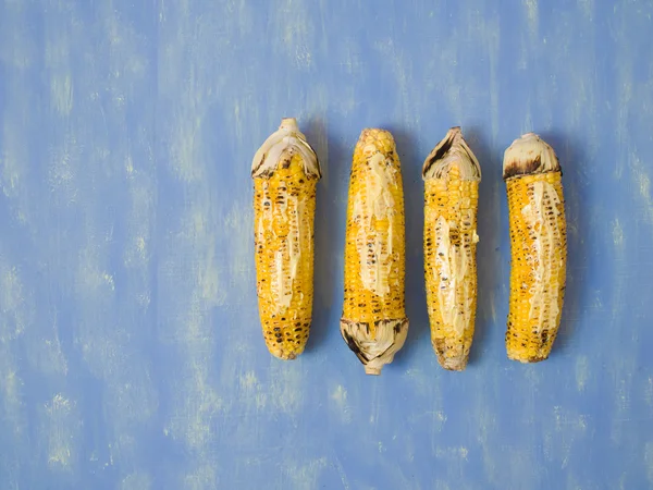 Rustik ızgara altın mısır mısır koçanı — Stok fotoğraf