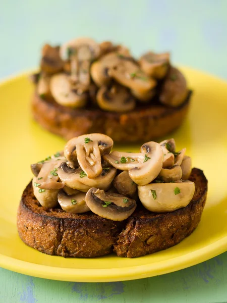 Anglais pub grub champignon toast — Photo