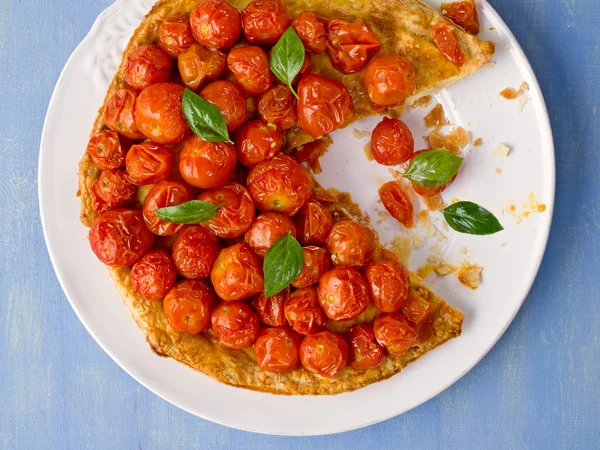 Rustikale Kirschtomaten-Tarte Tatin — Stockfoto