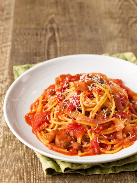 Rustic italian bucatini amatriciana — Fotografie, imagine de stoc