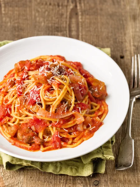 Bucatini amatriciana italiana rústica — Foto de Stock