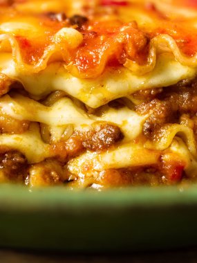 rustik İtalyan peynirli lazanya makarna