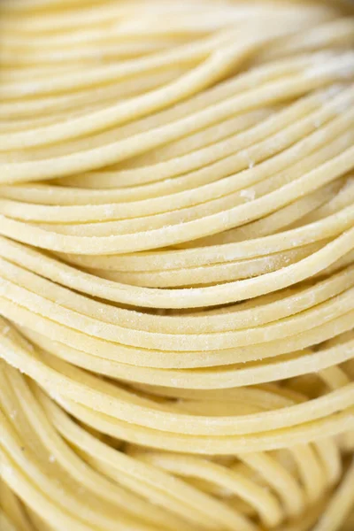 Close Cru Não Cozido Chinês Ovo Amarelo Macarrão Comida Fundo — Fotografia de Stock