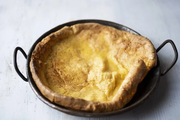 Gros Plan Une Casserole Crêpe Allemande Hollandaise Petit Déjeuner Bébé — Photo