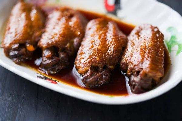 Close Van Chinese Sojasaus Gevlochten Kippenvleugel — Stockfoto