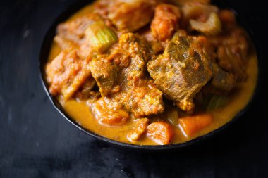 Köy sığır eti, kuzu güveç, konforlu yemek.