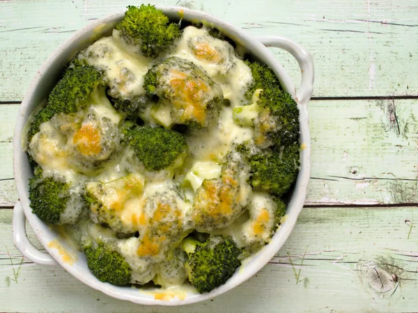 Rustieke broccoli en kaas — Stockfoto