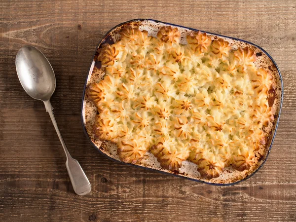 Rustikale traditionelle britische Shepard Pie — Stockfoto