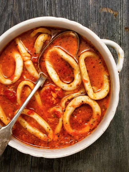 Rustieke Italiaanse calamares zeevruchten soep — Stockfoto