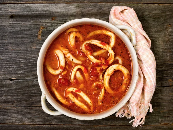 Sopa de frutos do mar de lula italiana rústica — Fotografia de Stock