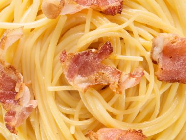 kremsi geleneksel İtalyan spagetti carbonara yemek arka plan