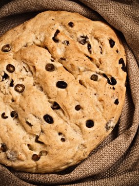 rustik İtalyan zeytin ekmek