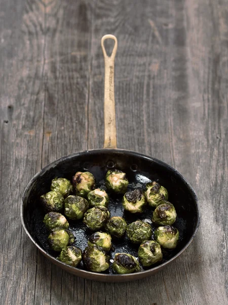 Rustic roasted brussels sprout — Stock Photo, Image