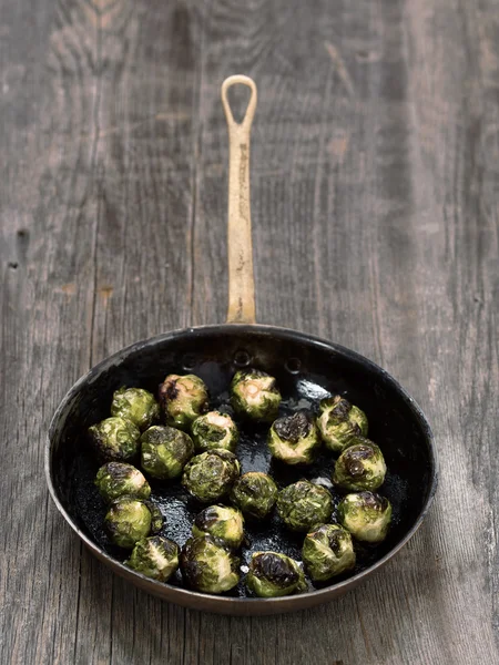 Germoglio di Bruxelles arrosto rustico — Foto Stock