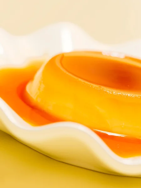 Golden rich creme caramel dessert — Stockfoto