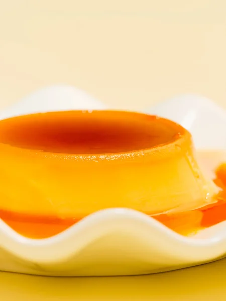 Golden rich creme caramel dessert — 图库照片