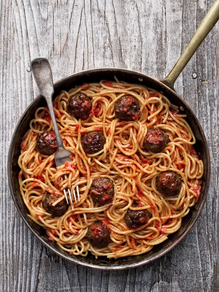 Rustikální americký karbanátek italské špagety — Stock fotografie