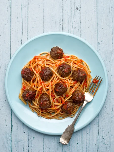 Rustikale amerikanische italienische Frikadellen Spaghetti — Stockfoto