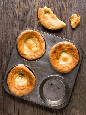 rustik altın İngiliz yorkshire pudingi