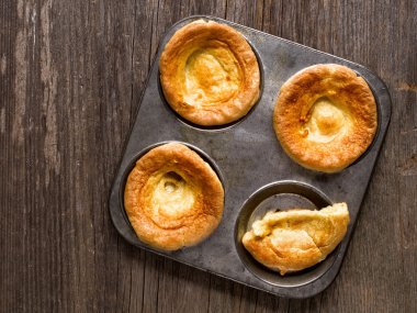 rustik altın İngiliz yorkshire pudingi