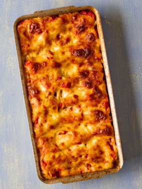 rustik İtalyan pişmiş ıspanak ricotta makarna makarna