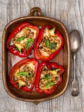 rustik kavrulmuş dolmalık biber