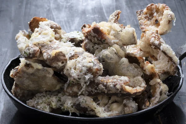 Peynirli İtalyan patatesli cipsin kapağını kapat.