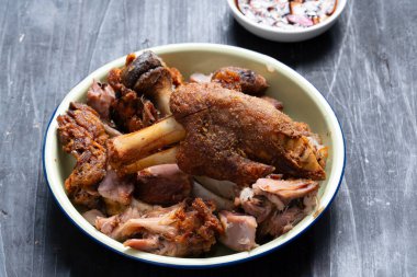 Kırsal, çıtır çıtır, filipino domuz budu.