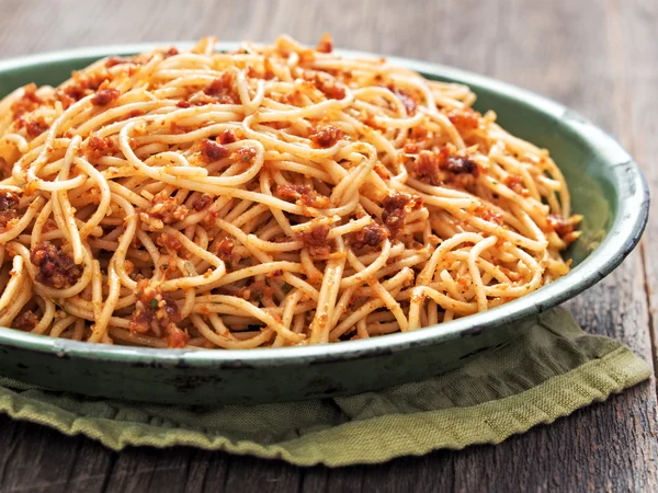 Rustykalne włoskiej Sycylii pesto spaghetti — Zdjęcie stockowe