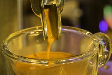 Altın espresso tek portafilter akan 