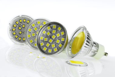 birkaç Gu10 Led ampuller ile farklı boyutlarda cips