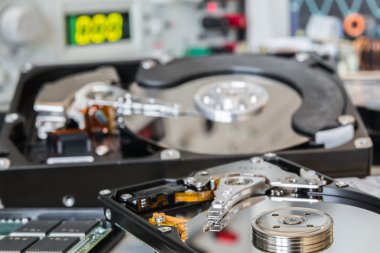 Sabit disk veri kurtarma veya onarma için hazır bir test laboratuarında