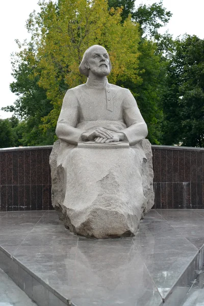 Monumento a K. E. Tsiolkovsky. São Petersburgo, Stree de Tsiolkovsky — Fotografia de Stock
