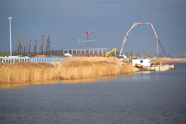 Sitio de un sitio de construcción del estadio para la realización de juegos de la Copa Mundial de la FIFA de 2018. Kaliningrado — Foto de Stock