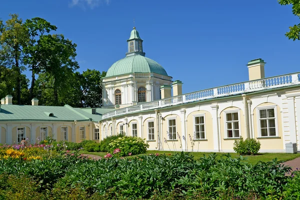 ORANIENBAUM, RUSSIA - JULY 25, 2015: Church pavilion of the Grand Menshikov Palace in the summer — Stock Photo, Image