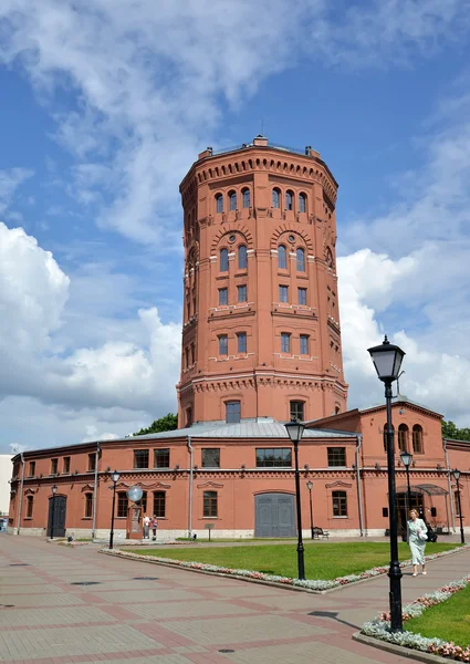 サンクトペテルブルク, ロシア連邦 - 2015 年 7 月 15 日: 古い水タワーの博物館「世界の水のセント ・ ピーターズバーグ" — ストック写真