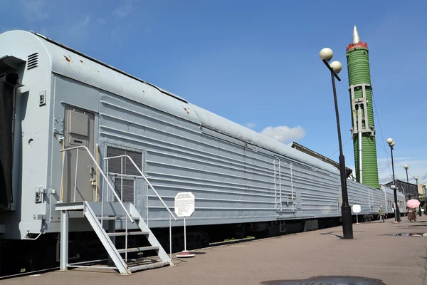 ST. PETERSBURG, RUSSIA - JULY 23, 2015: A view of the fighting railway Good fellow missile system with the intercontinental ballistic missile — Stock Photo, Image